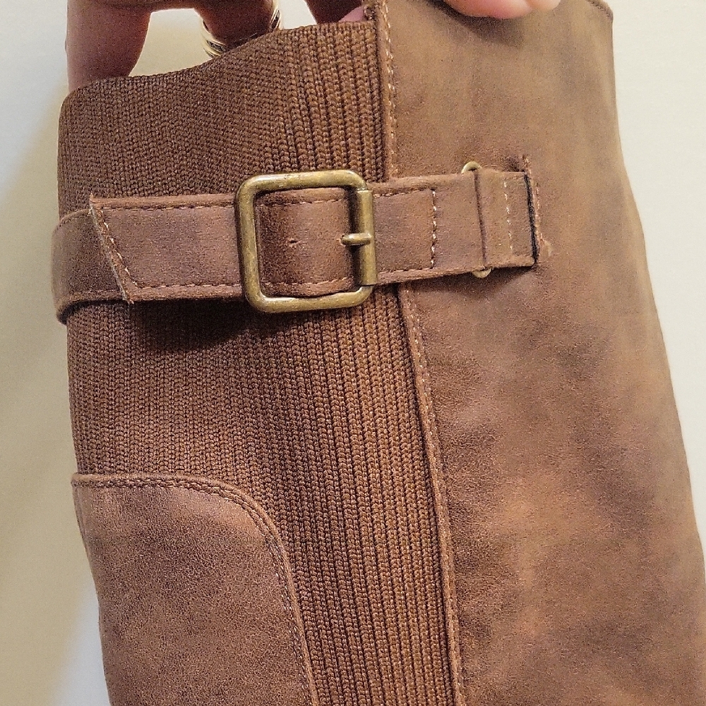 Knee Boots - Picture 3 of 3